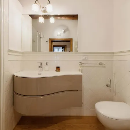 Apartment L'angolo Dell'arte By Mmega Florence